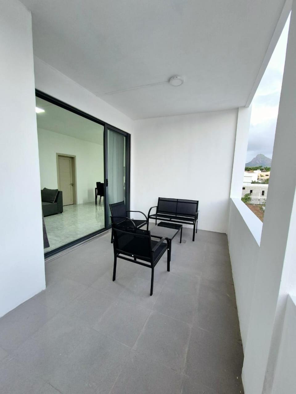Skyview Apartment- Rooftop Penthouse With Sunset & Sea Views Flic-en-Flacq Εξωτερικό φωτογραφία