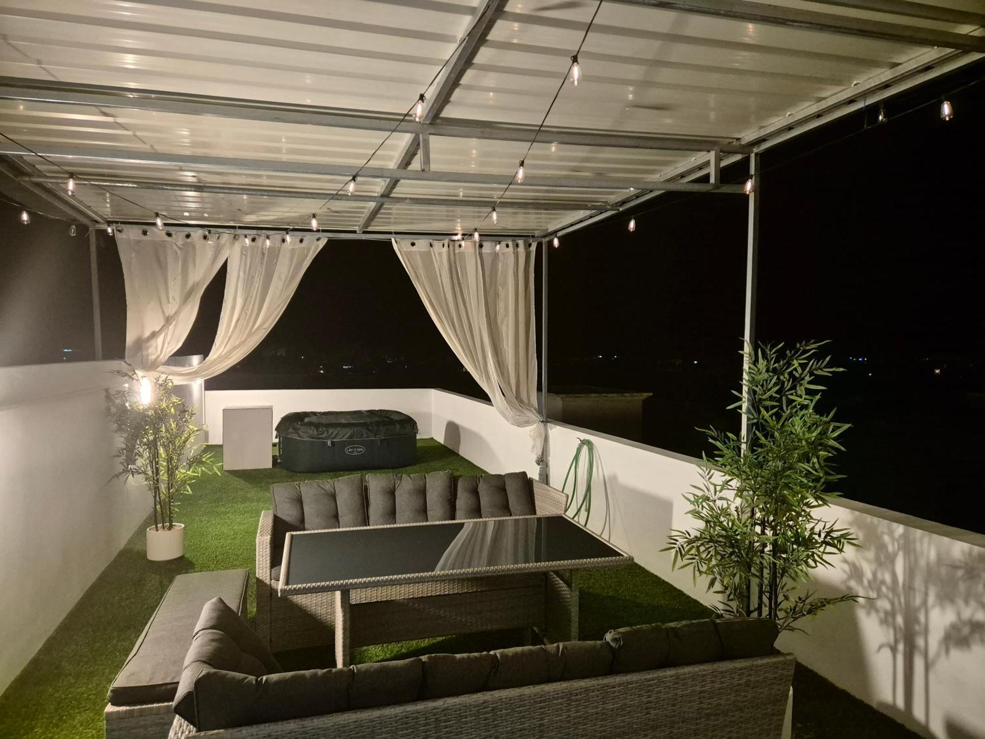 Skyview Apartment- Rooftop Penthouse With Sunset & Sea Views Flic-en-Flacq Εξωτερικό φωτογραφία