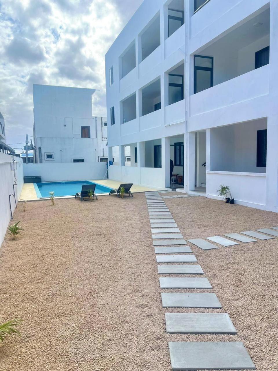 Skyview Apartment- Rooftop Penthouse With Sunset & Sea Views Flic-en-Flacq Εξωτερικό φωτογραφία