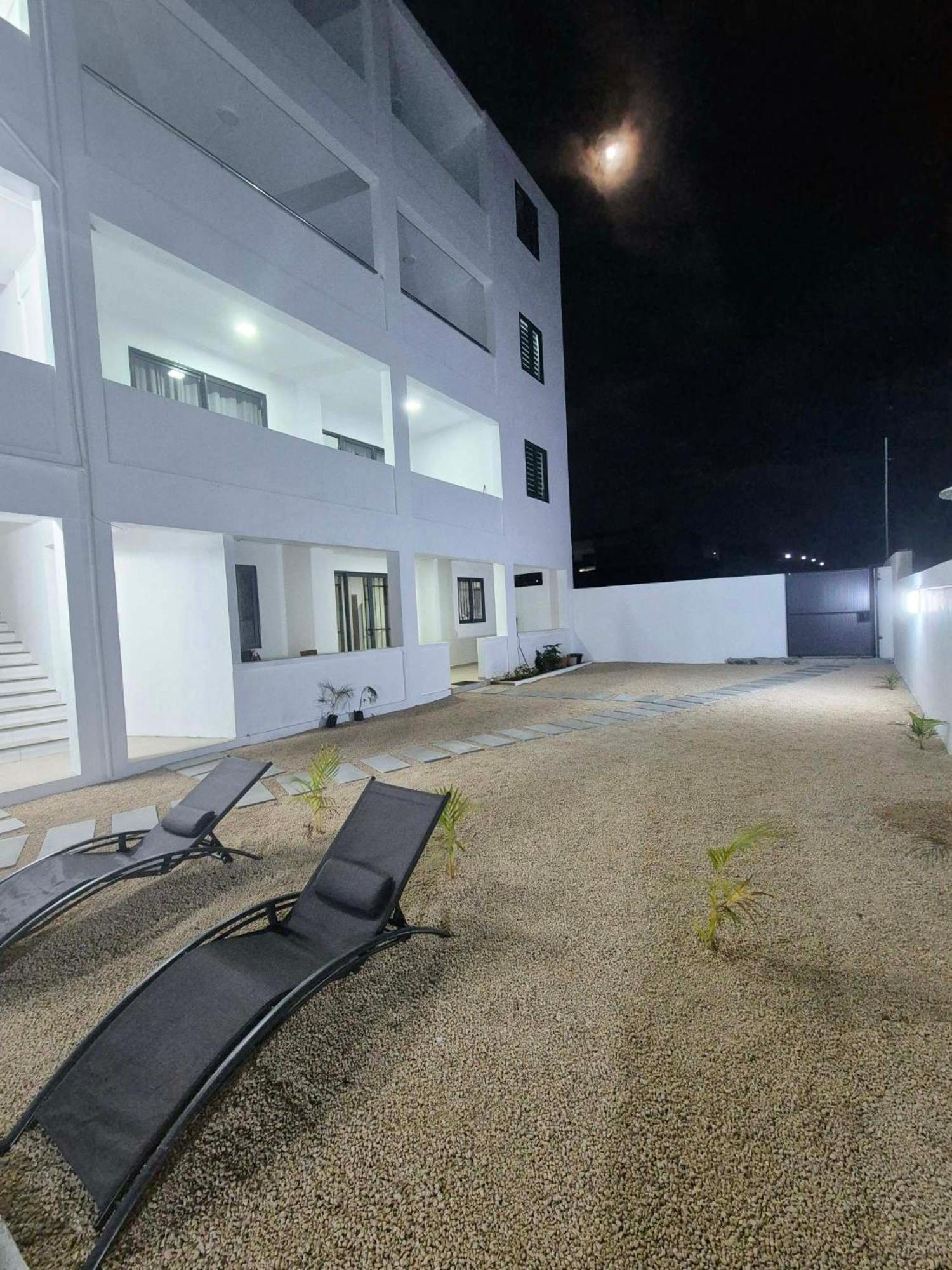 Skyview Apartment- Rooftop Penthouse With Sunset & Sea Views Flic-en-Flacq Εξωτερικό φωτογραφία