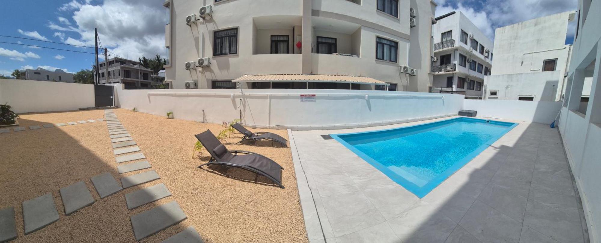 Skyview Apartment- Rooftop Penthouse With Sunset & Sea Views Flic-en-Flacq Εξωτερικό φωτογραφία