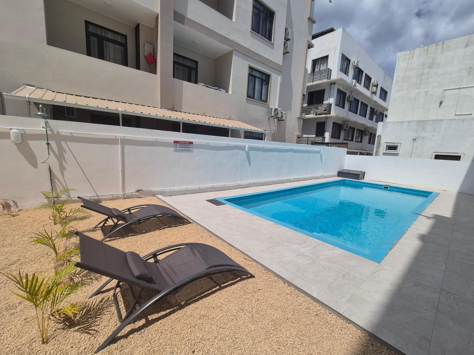 Skyview Apartment- Rooftop Penthouse With Sunset & Sea Views Flic-en-Flacq Εξωτερικό φωτογραφία