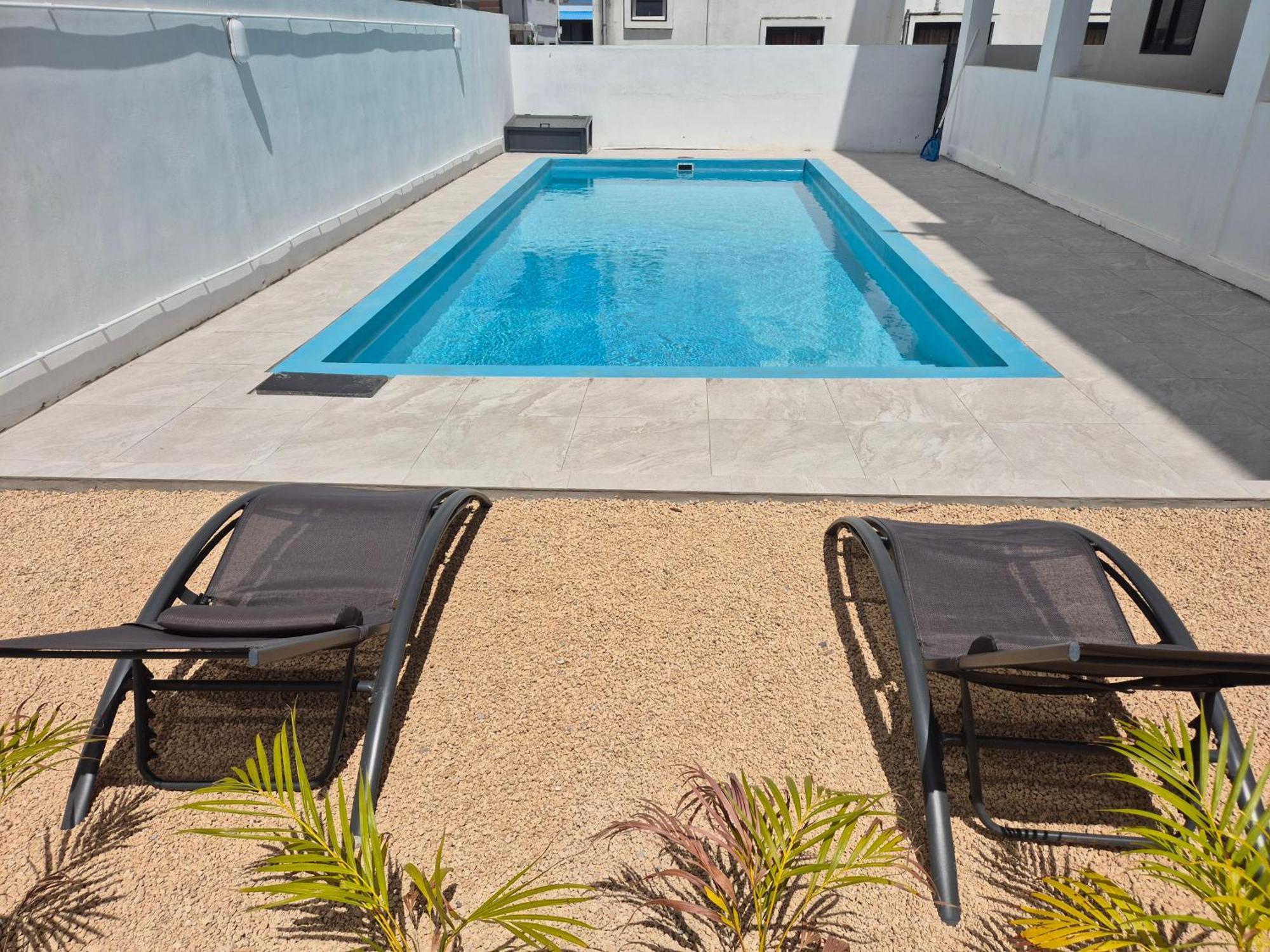 Skyview Apartment- Rooftop Penthouse With Sunset & Sea Views Flic-en-Flacq Εξωτερικό φωτογραφία