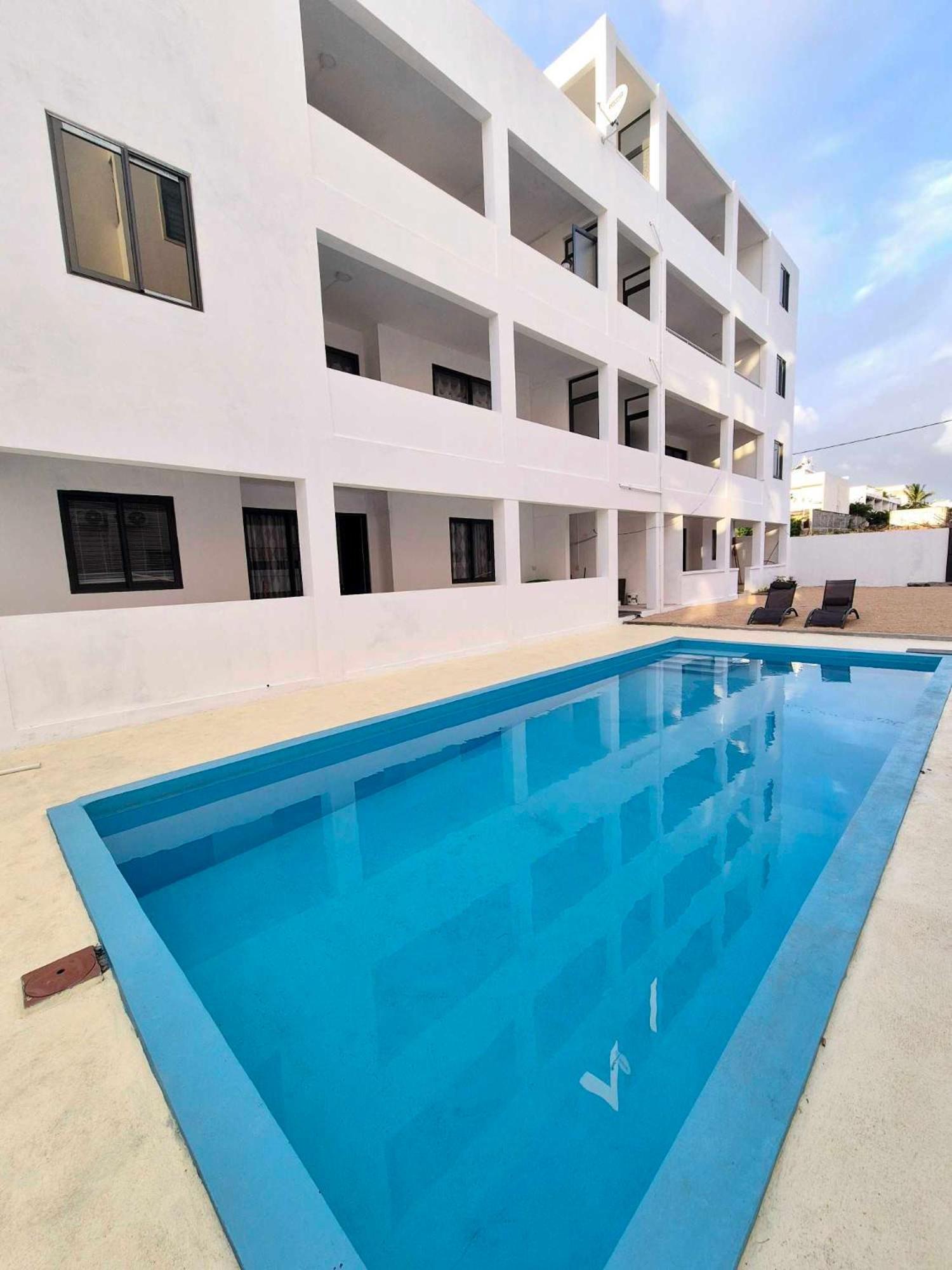 Skyview Apartment- Rooftop Penthouse With Sunset & Sea Views Flic-en-Flacq Εξωτερικό φωτογραφία